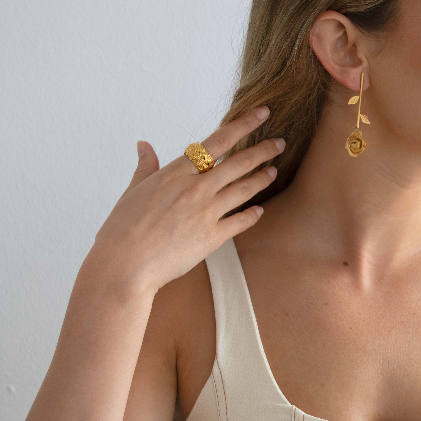 Anillo Hojas Oro Sala 1
