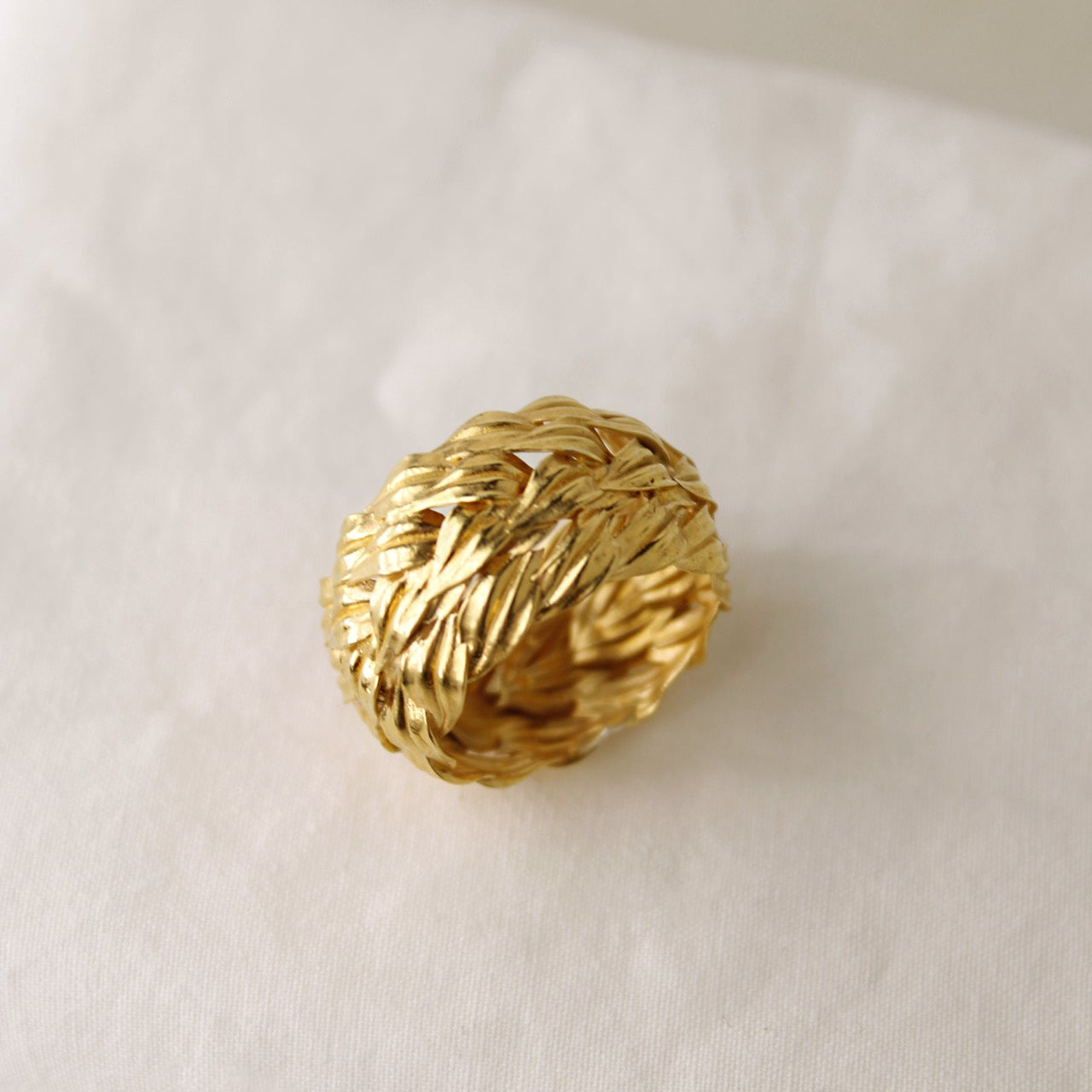 Anillo Hojas Oro Sala 3