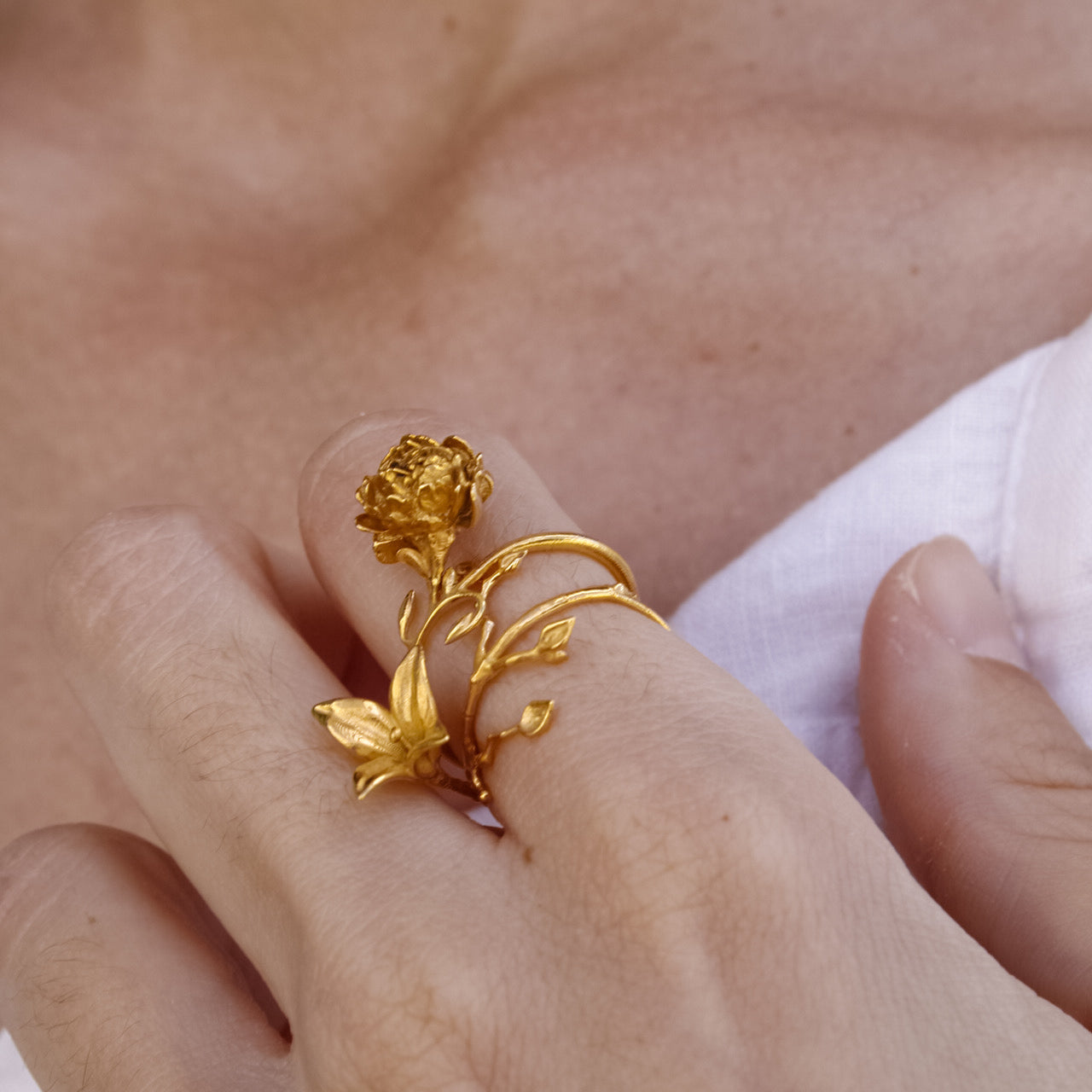 Anillo Abril Oro Salá 2
